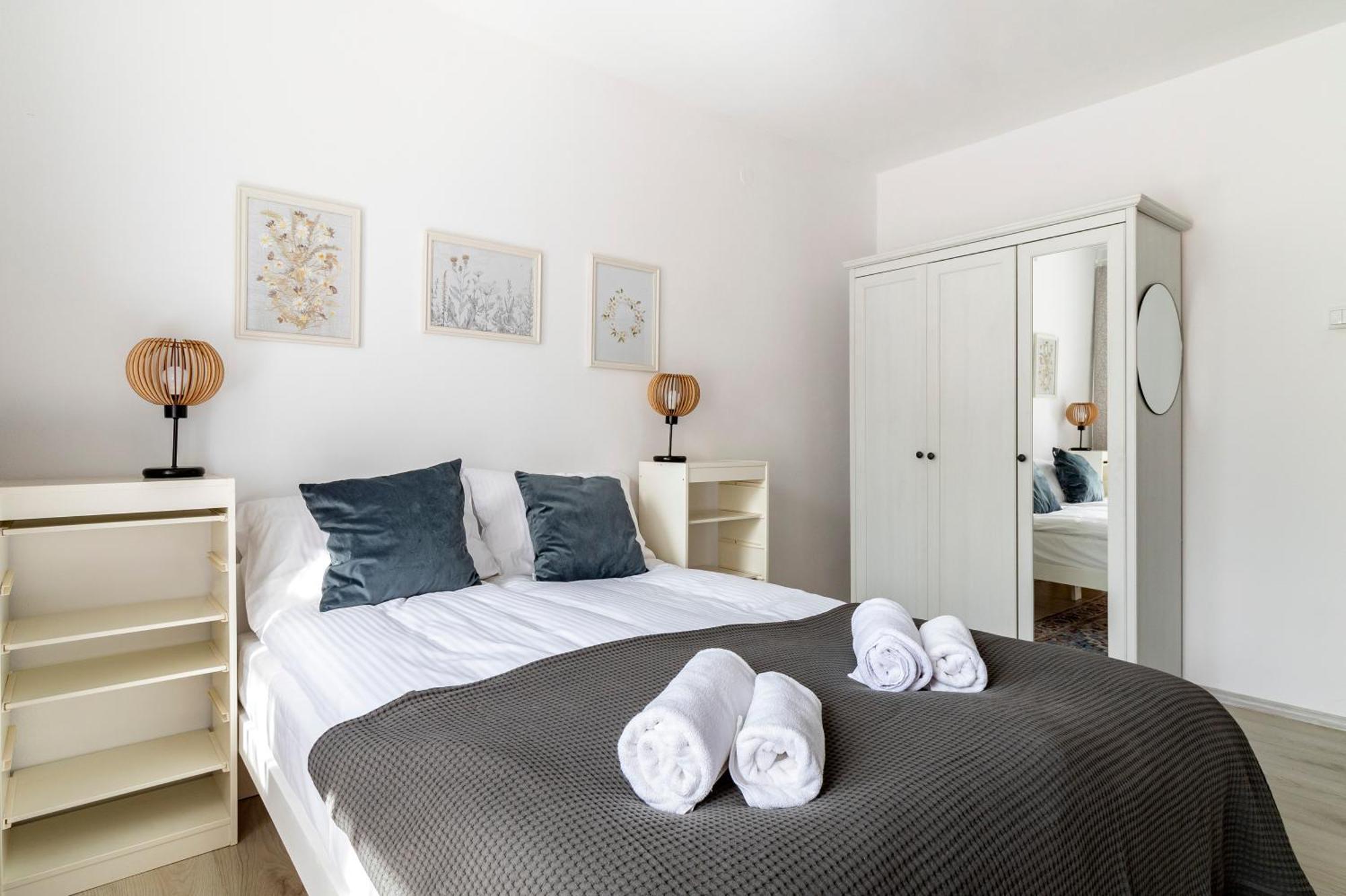 Wonderful 2- Bedroom Apartment With Soul Wwa70 Warszawa Exteriör bild